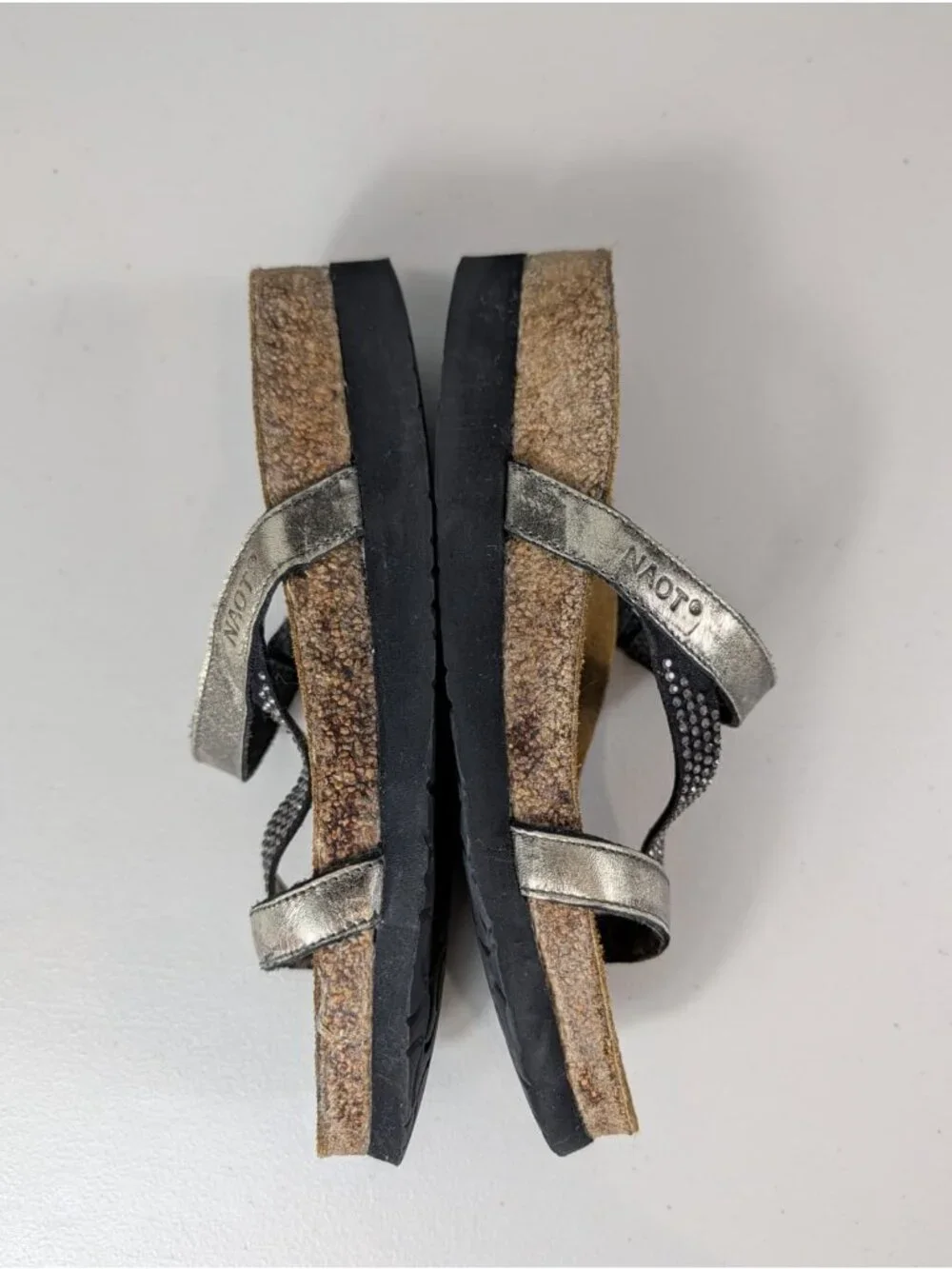 Naot Hawaii slide sandals metallic leather strap women's size 6.5